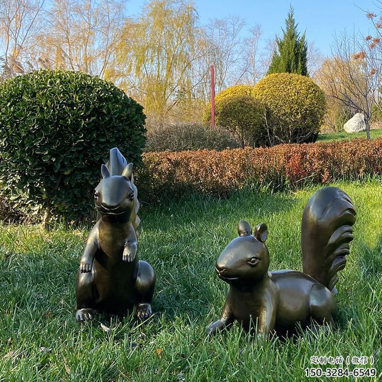 銅松鼠雕塑廠家，動物景觀擺件，仿古元素設計 (6)