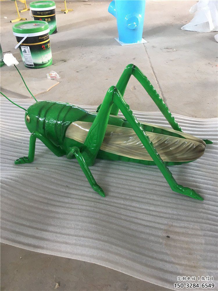 大型蟈蟈雕塑 商業(yè)街廣場(chǎng)雕塑 彩繪擺件