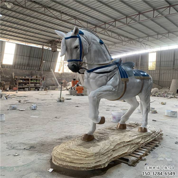 操場戰馬雕塑，公園題材，動物主題