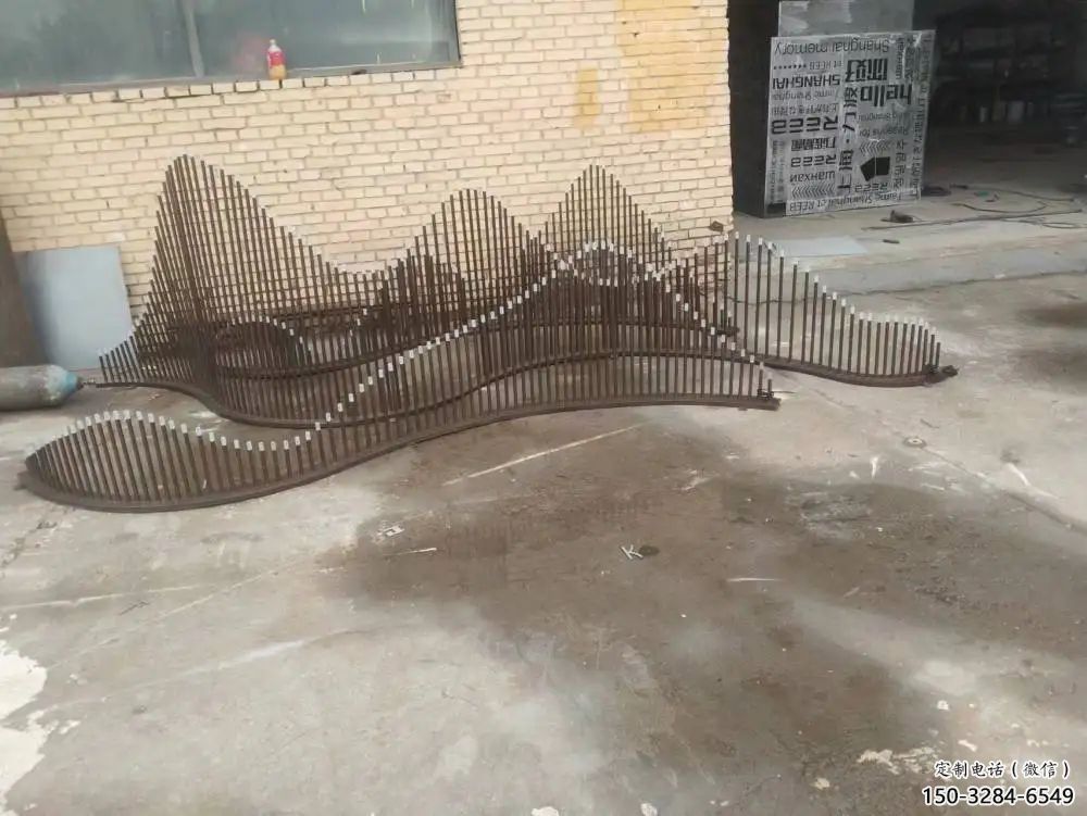 園林假山雕塑，噴漆景觀雕塑，網(wǎng)格形式