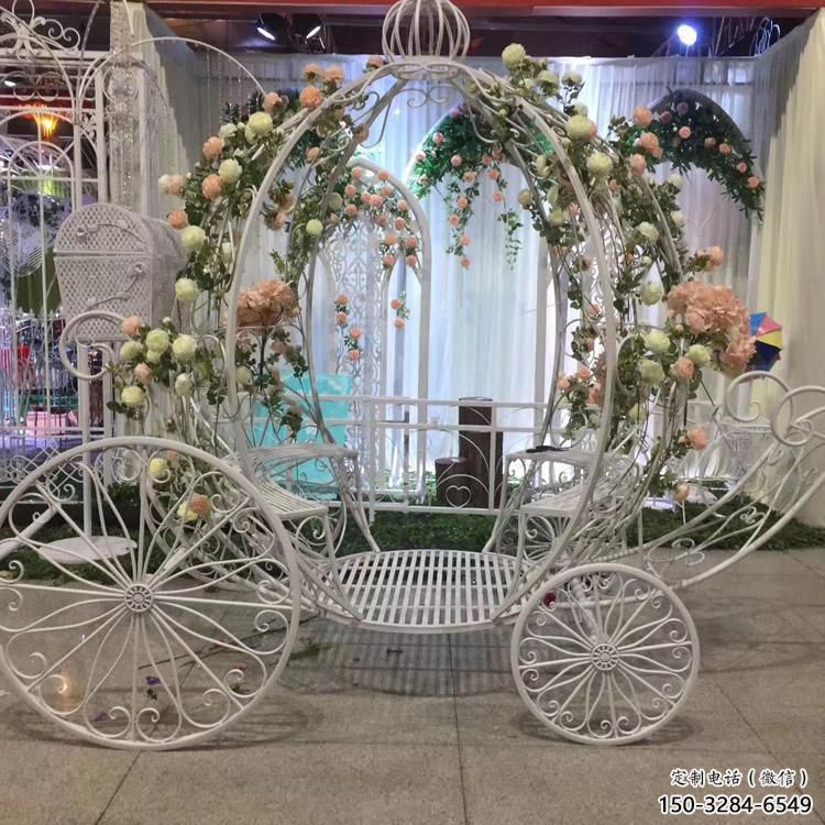 創(chuàng)意馬車(chē)雕塑廠(chǎng)家 步行街店門(mén)口雕塑 民俗小品