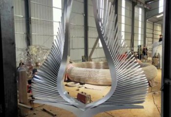 步行街翅膀雕塑，鍛造景觀雕塑，鏤空方式