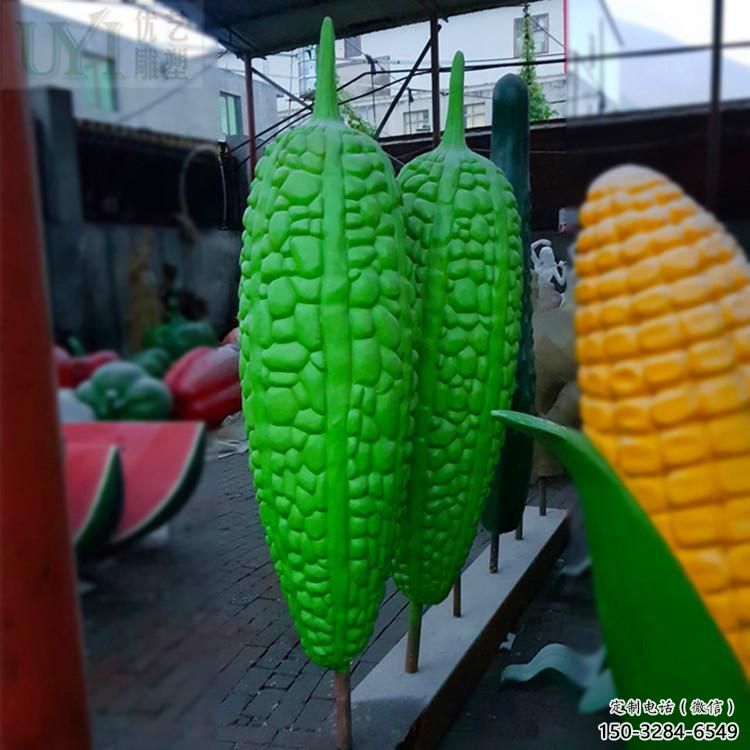 房地產(chǎn)苦瓜雕塑 現(xiàn)代景觀瓜果雕塑 幾何果蔬雕塑