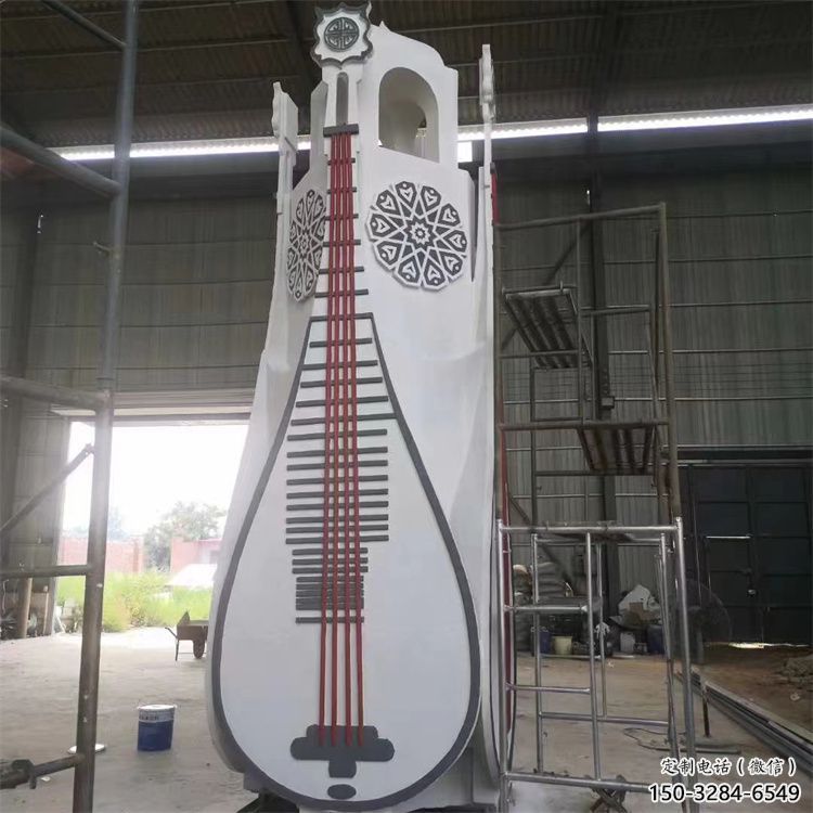 現(xiàn)代琵琶雕塑 大型別墅區(qū)樂(lè)器雕塑 彩繪音樂(lè)雕塑