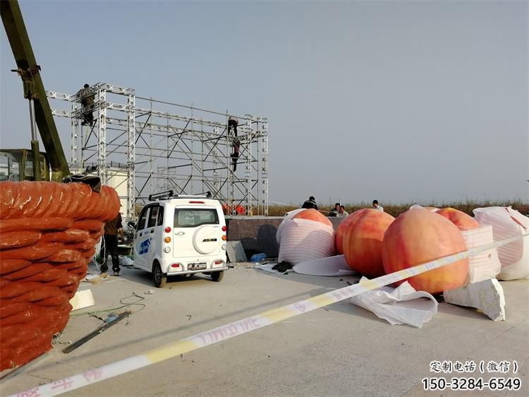 果籃雕塑選用，彩繪工藝，藝術(shù)桃子果籃雕塑標(biāo)準(zhǔn)