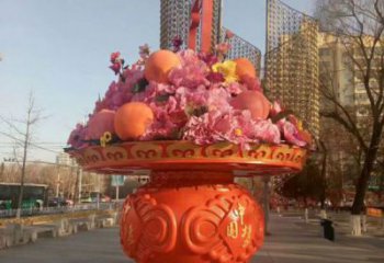 鍛鋼花籃雕塑選用，小區(qū)擺件，大型鐵藝花籃雕塑公司批發(fā)