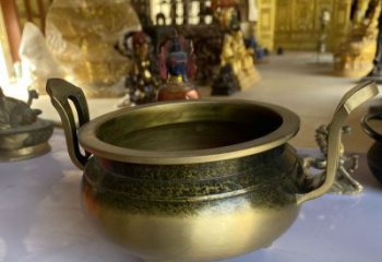 宣德?tīng)t雙耳銅雕塑