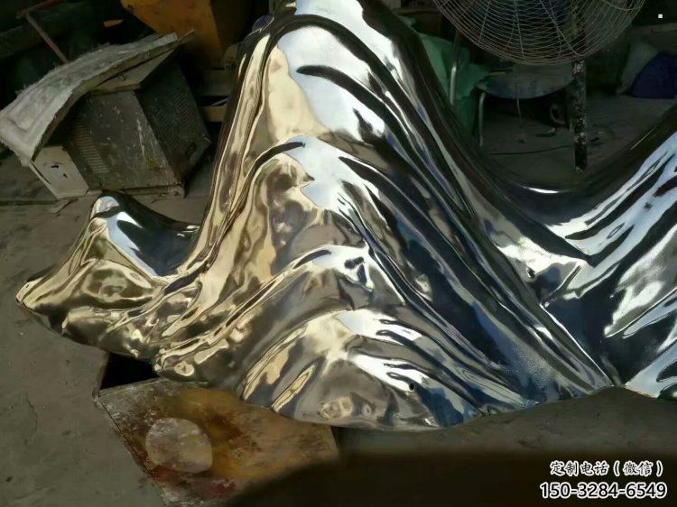 假山雕塑廠家，室外雕塑，不銹鋼假山雕塑制造商