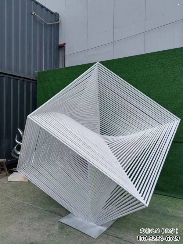 立方體雕塑服務(wù)商，街道標(biāo)識，鏤空立方體雕塑定制