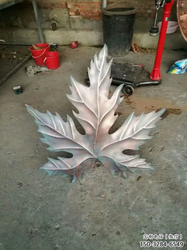 樹(shù)葉雕塑