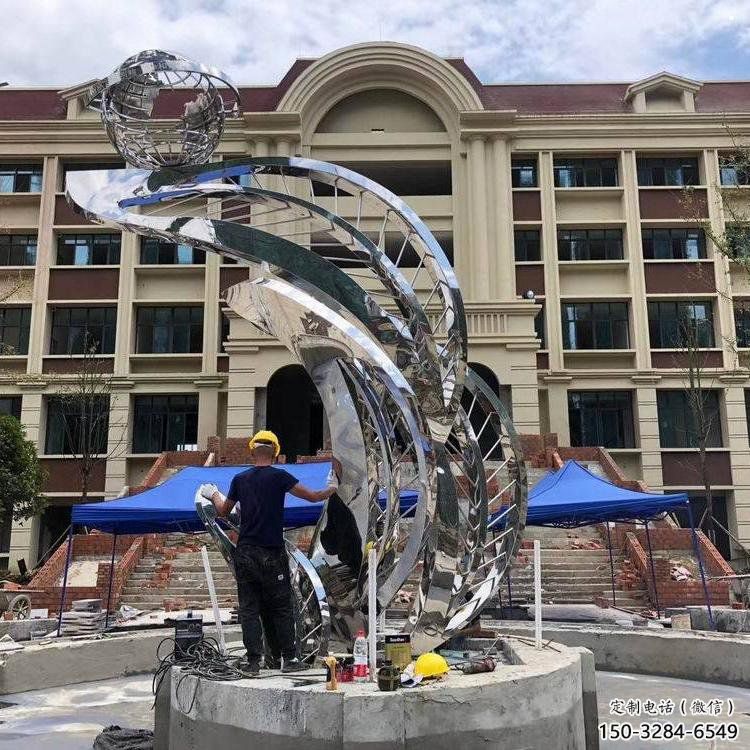 鏡面樹(shù)葉雕塑訂做，景區(qū)案例，不銹鋼鏡面樹(shù)葉雕塑廠家