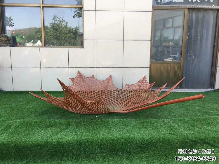 鏤空樹(shù)葉雕塑制作，美陳雕塑，鐵藝樹(shù)葉雕塑觀賞型