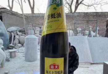 展示酒瓶雕塑定制，小區雕塑，玻璃鋼酒瓶雕塑提供