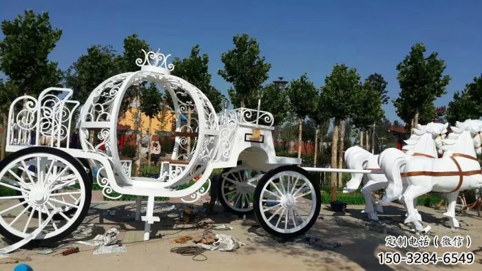 龍巖廣場(chǎng)馬車雕塑