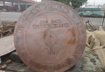 倉山彩繪校徽雕塑