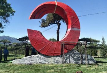 湖北草地精神堡壘雕塑