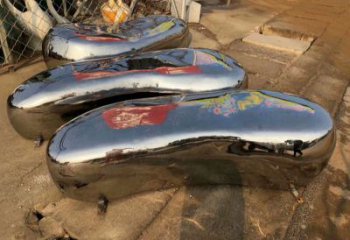 盤錦坐凳雕塑，小區(qū)園林雕塑，不銹鋼鏡面效果