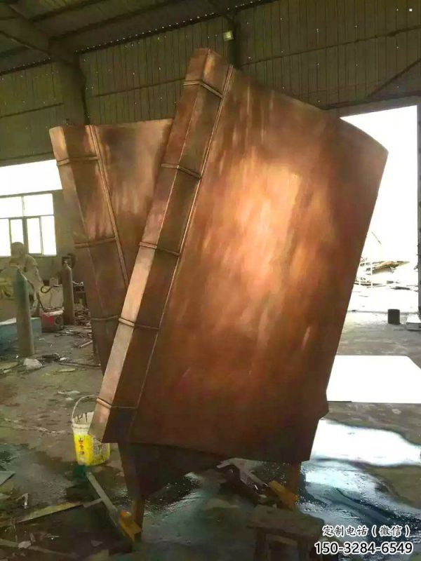 德宏鑄銅書(shū)籍供應(yīng)，街景小品，銅書(shū)籍雕塑廠家優(yōu)價(jià)