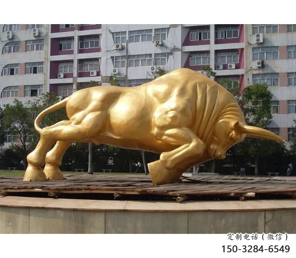 北碚風(fēng)景區(qū)開荒牛雕塑