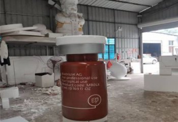 曲靖瓶子雕塑批發，景觀雕塑，主題玻璃鋼藥瓶子雕塑標準