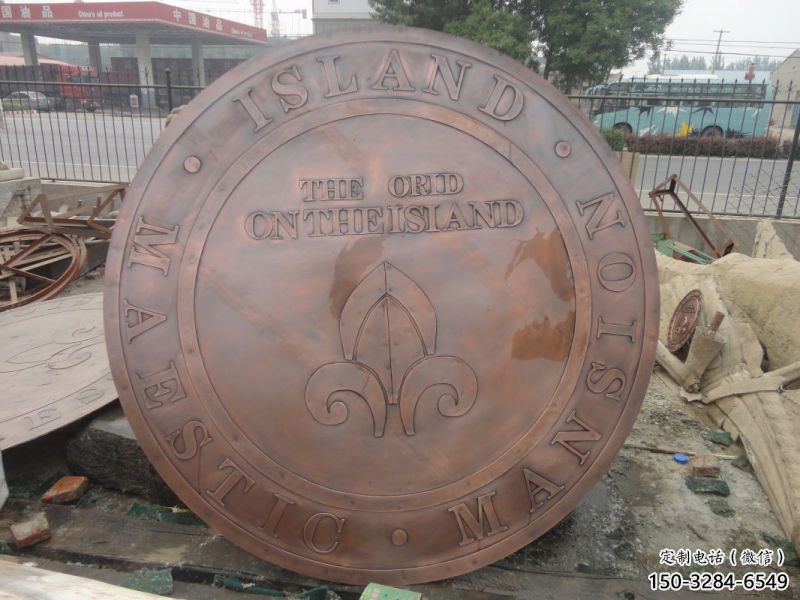 萬(wàn)州彩繪校徽雕塑